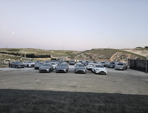 شركة عبد الواحد التجارية