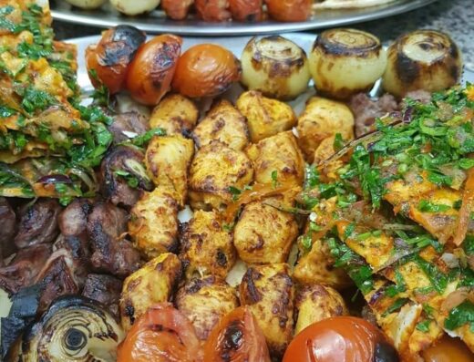 مطعم القمة Al Kommeh Restaurant