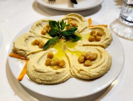 مطعم و كافيه الساعة