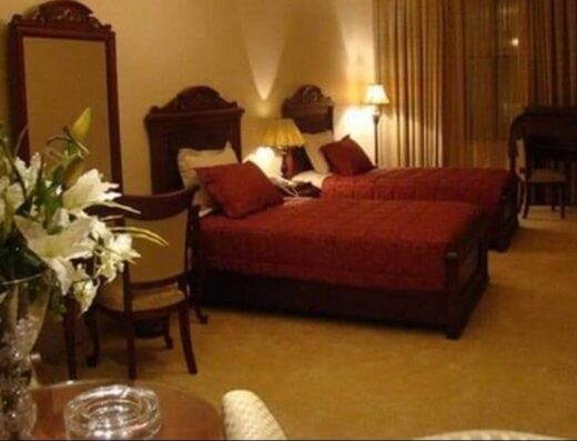Izes hotel