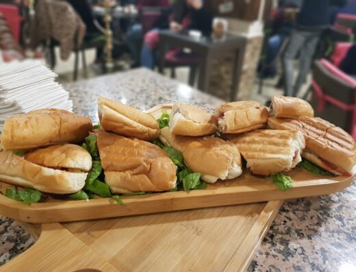Nuts cafe