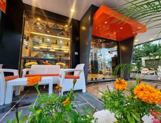 Caesar Lounge