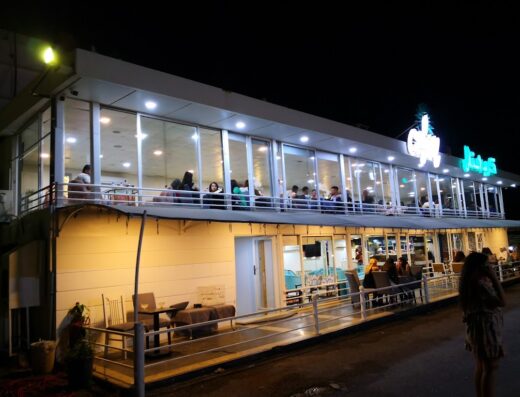 Crystal cafe