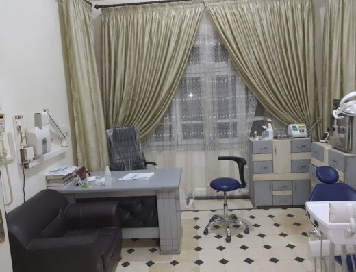 عيادة الحكمة لطب الأسنان . د . قتيبة الزير
