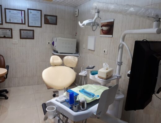 عيادة الدكتور خالد الحكيم لطب وتجميل الأسنان