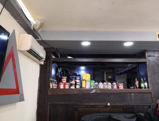 M L cafe