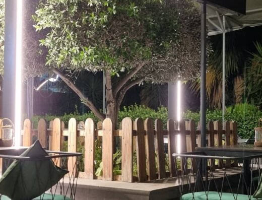 90’s cafe and restaurant